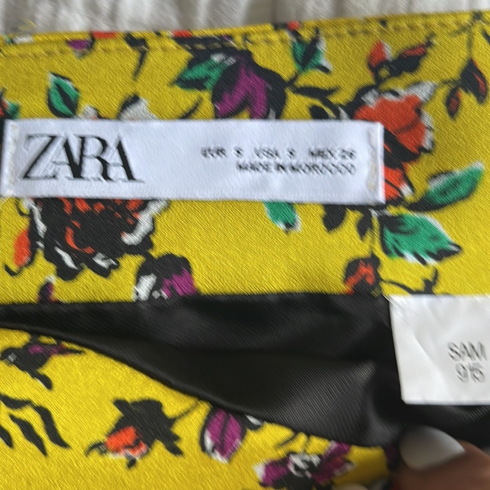 ZARA mini skirt size small - Picture 3 of 4